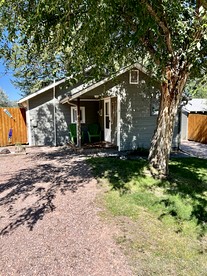 Beautiful Cabin Incredible for a Romantic Getaway in South Dakota - Hot Springs, South Dakota - glamping.directory
