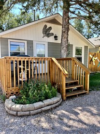 Beautiful Cabin Incredible for a Romantic Getaway in South Dakota - glamping.directory