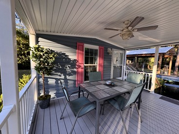 Stunning Cottage by the Rainbow River with Fantastic Amenities for a Wonderful Florida Escape - Dunnellon, Florida - glamping.directory
