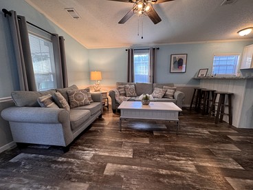 Stunning Cottage by the Rainbow River with Fantastic Amenities for a Wonderful Florida Escape - Dunnellon, Florida - glamping.directory