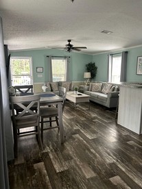 Stunning Cottage by the Rainbow River with Fantastic Amenities for a Wonderful Florida Escape - Dunnellon, Florida - glamping.directory
