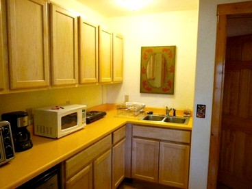 Romantic Vacation Rental with Hot Tub near New Mexico's Pinos Altos Mountains - Silver City, New Mexico - glamping.directory