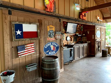 Pet-Friendly Cabin Rental with Creekside Views near Bandera, Texas - Pipe Creek, Texas - glamping.directory