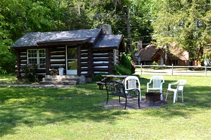 Rustic Log Cabin for a Relaxing Escape in Markleysburg, Pennsylvania - glamping.directory