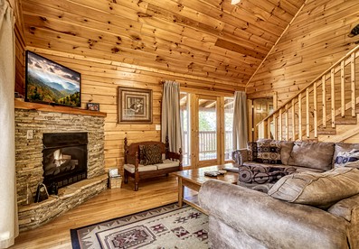 Rest and Relax in this Fully-Equipped Cabin Rental in Gatlinburg, Tennessee - Gatlinburg, Tennessee - glamping.directory