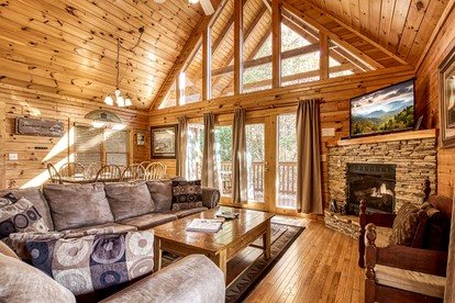 Rest and Relax in this Fully-Equipped Cabin Rental in Gatlinburg, Tennessee - Gatlinburg, Tennessee - glamping.directory