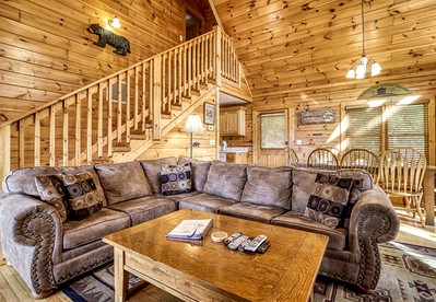 Rest and Relax in this Fully-Equipped Cabin Rental in Gatlinburg, Tennessee - Gatlinburg, Tennessee - glamping.directory