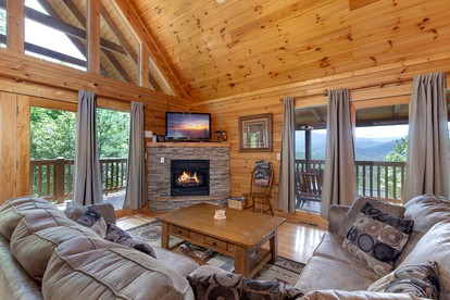 Rest and Relax in this Fully-Equipped Cabin Rental in Gatlinburg, Tennessee - Gatlinburg, Tennessee - glamping.directory