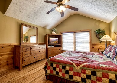 Rest and Relax in this Fully-Equipped Cabin Rental in Gatlinburg, Tennessee - Gatlinburg, Tennessee - glamping.directory