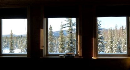Traditional Cozy Cabin Getaway with Winter Dog Sledding in Fairbanks, Alaska - Fairbanks, Alaska - glamping.directory