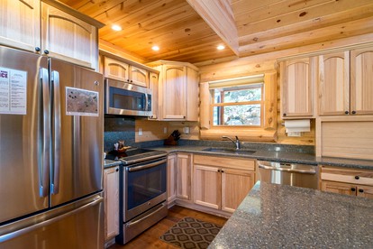 Cozy Cabin with Pool Table and Stunning Panoramic Mountain Views in Estes Park, Colorado - Estes Park, Colorado - glamping.directory
