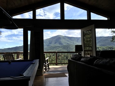 Incredible Secluded Cabin in Sevierville, Tennessee - Sevierville, Tennessee - glamping.directory