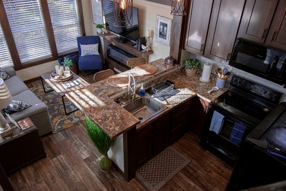 Picturesque Tiny Cottage with Cozy Indoor and Outdoor in Tennessee - Monteagle, Tennessee - glamping.directory