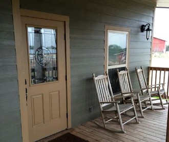Cozy Suite Vacation Rental with Breakfast Included near Kerrville, Texas - Spring Branch, Texas - glamping.directory