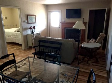 Cozy Suite Vacation Rental with Breakfast Included near Kerrville, Texas - Spring Branch, Texas - glamping.directory