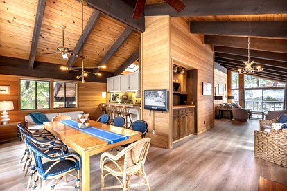 Spectacular Cabin with Foosball and Fireplace in Truckee, California - Truckee, California - glamping.directory