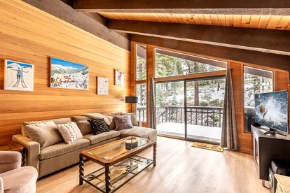 Spectacular Cabin with Foosball and Fireplace in Truckee, California - Truckee, California - glamping.directory