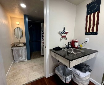 Cozy Tiny Home with Private Patio & Hammock Chairs near Bath Lake in Medicine Park, Oklahoma - Medicine Park, Oklahoma - glamping.directory