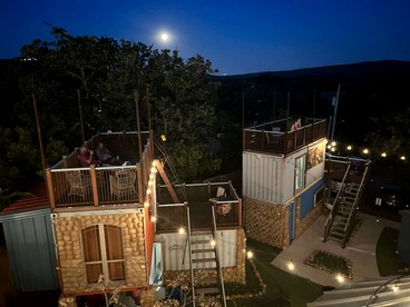 Cozy Tiny Home with Private Patio & Hammock Chairs near Bath Lake in Medicine Park, Oklahoma - Medicine Park, Oklahoma - glamping.directory