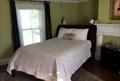 Charming Bed and Breakfast for a Weekend Getaway Near Sperryville, Virginia - Hiwassee, Virginia - glamping.directory