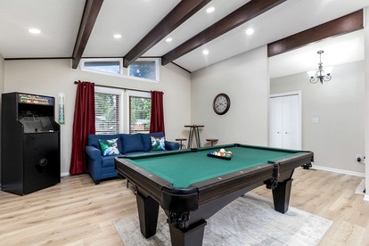 Cozy Cottage with Fire Pit and Barbecue in Pigeon Forge, Tennessee - Pigeon Forge, Tennessee - glamping.directory