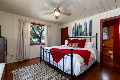 Spacious Texas Cabin Rental near Pedernales Falls for Weekend Getaways from Austin - Johnson City, Texas - glamping.directory