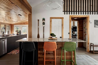 Creekfront Luminous Cottage Beautifully Design with Private Deck and Fire Pit in WV - Hedgesville, West Virginia - glamping.directory