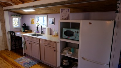 Peaceful Eclectic Mountain Cabin with Screened Porch Near Black Mountain | Black Mountain, NC - Black Mountain, North Carolina - glamping.directory