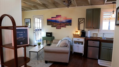 Peaceful Eclectic Mountain Cabin with Screened Porch Near Black Mountain | Black Mountain, NC - Black Mountain, North Carolina - glamping.directory