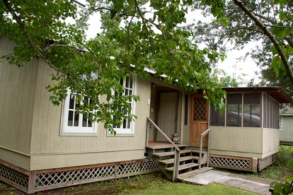 Expansive Vacation Lodge Rental for 60 Guests in Covington, Louisiana - Covington, Louisiana - glamping.directory