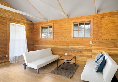Expansive Vacation Lodge Rental for 60 Guests in Covington, Louisiana - Covington, Louisiana - glamping.directory