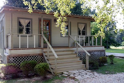 Expansive Vacation Lodge Rental for 60 Guests in Covington, Louisiana - Covington, Louisiana - glamping.directory