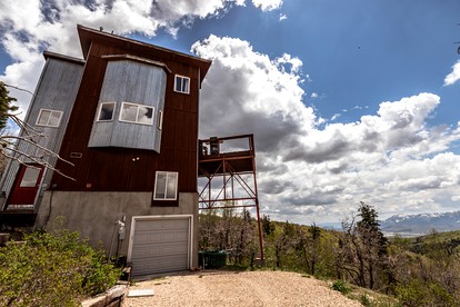 Unique Tower Cabin Rental with Panoramic Views of Park City, Utah - Tollgate Canyon, Utah - glamping.directory