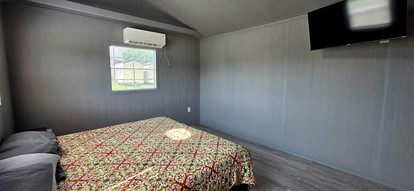 Family-Friendly Cabin Retreat in Tennessee – 2 Bedrooms, Private Patio, Fire Pit & Daily Country Breakfast - Lebanon, Tennessee - glamping.directory