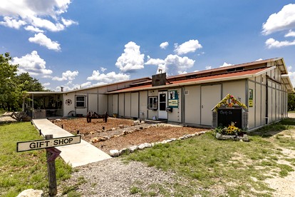 Rustic-Modern Ranch Retreat with Fire Pit & Nature Views in Mountain Home, Texas - glamping.directory