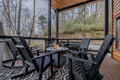 Charming Mountain Cabin with Hot Tub & Game Loft near Pigeon Forge, Tennessee - Sevierville, Tennessee - glamping.directory