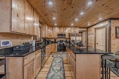 Charming Mountain Cabin with Hot Tub & Game Loft near Pigeon Forge, Tennessee - Sevierville, Tennessee - glamping.directory