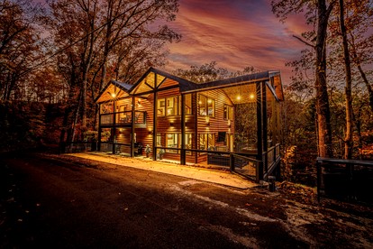 Charming Mountain Cabin with Hot Tub & Game Loft near Pigeon Forge, Tennessee - Sevierville, Tennessee - glamping.directory