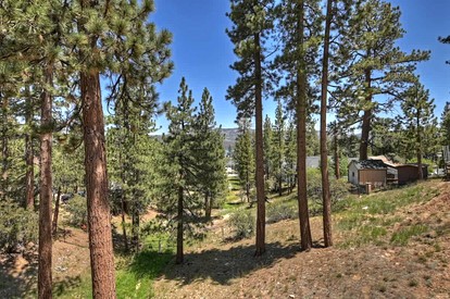 Gather Here: Cozy Cabin for Family and Friends in Big Bear - Your Ideal Retreat - Big Bear Lake, California - glamping.directory