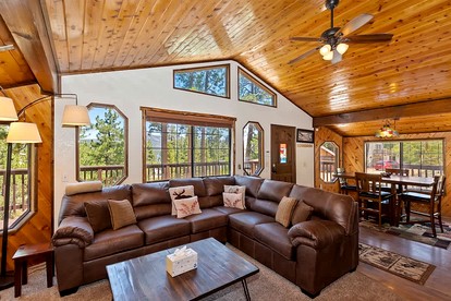 Gather Here: Cozy Cabin for Family and Friends in Big Bear - Your Ideal Retreat - Big Bear Lake, California - glamping.directory