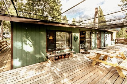 Breathtaking Cabin with Stunning Forest Sights in Wawona, California - glamping.directory
