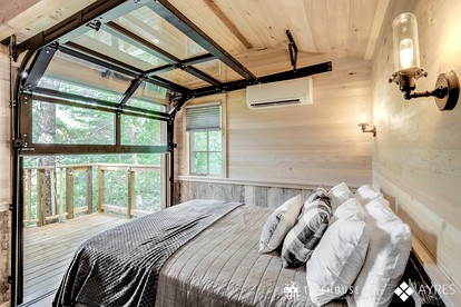 Incredible, Pet Friendly, Rustic Tree House in Gatlinburg, Tennessee - Gatlinburg, Tennessee - glamping.directory