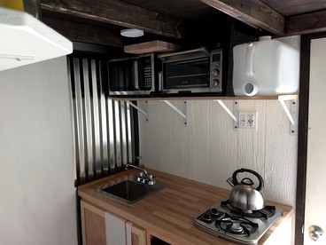 Cozy Unique Tiny Cabin with Beautiful Views in Livingston Manor, New York - Livingston Manor, New York - glamping.directory