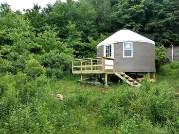 Cozy Unique Tiny Cabin with Beautiful Views in Livingston Manor, New York - Livingston Manor, New York - glamping.directory