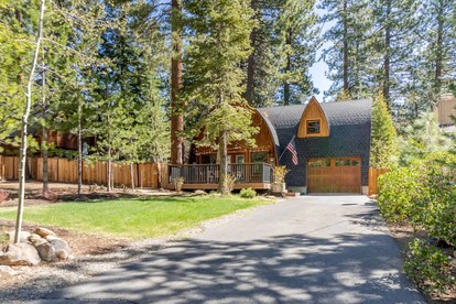 Stunning Canoe-Frame Cabin with Private Hot Tub near Lake Tahoe Beaches in Incline Village, Nevada - Incline Village, Nevada - glamping.directory