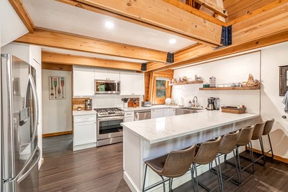 Stunning Canoe-Frame Cabin with Private Hot Tub near Lake Tahoe Beaches in Incline Village, Nevada - Incline Village, Nevada - glamping.directory