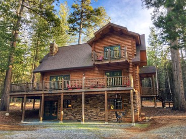 Family-Friendly Log Cabin Rental in California's Gold Country near Sacramento - glamping.directory