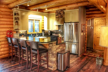 Family-Friendly Log Cabin Rental in California's Gold Country near Sacramento - Volcano, California - glamping.directory