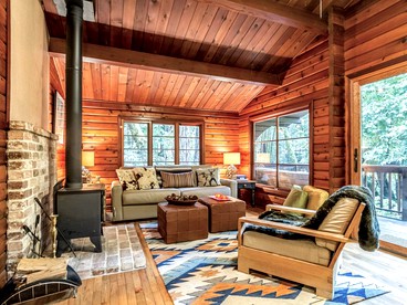 Sonoma County Romantic Getaways in this Creekside Cabin in the Redwood Forest - Guerneville, California - glamping.directory