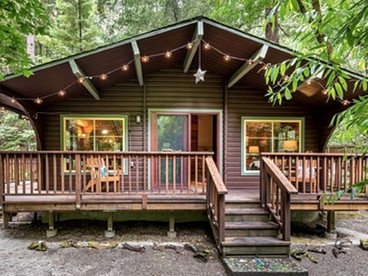 Sonoma County Romantic Getaways in this Creekside Cabin in the Redwood Forest - glamping.directory